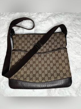 *GUCCI* Vintage GG Canvas/Leather Messenger Bag + COA